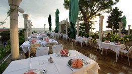 Savršeni romantični vikend kraj NP Paklenica u hotelu Vicko 