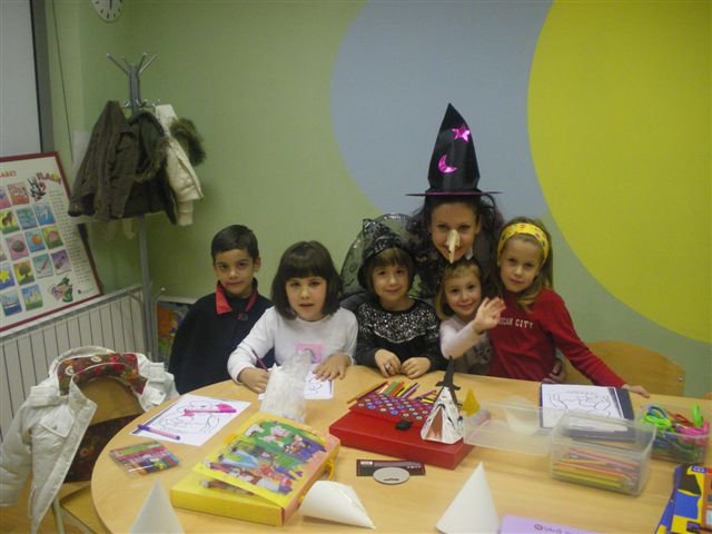 Foreign Language School Smart ​​and Smart Kids Playroom