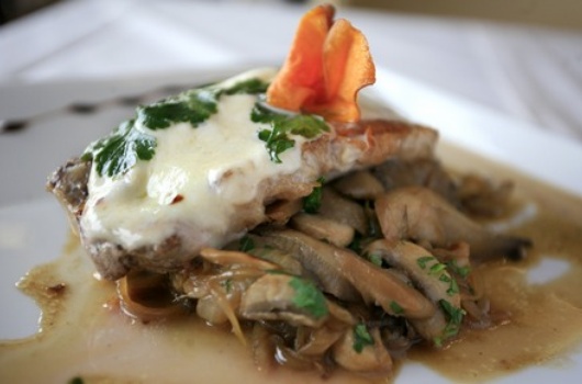 Pileća prsa s kestenom, pancetom i divljom rižom 