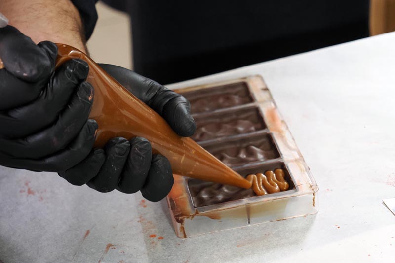 Znate li kako nastaje čokolada s čvarcima? Molim? Super iskustvo i zabava! 