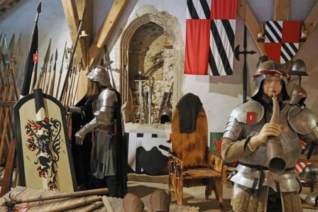 Dvorac u stijeni, EXPO,  podzemni svijet  i hotel s tajnim prostorijama –...